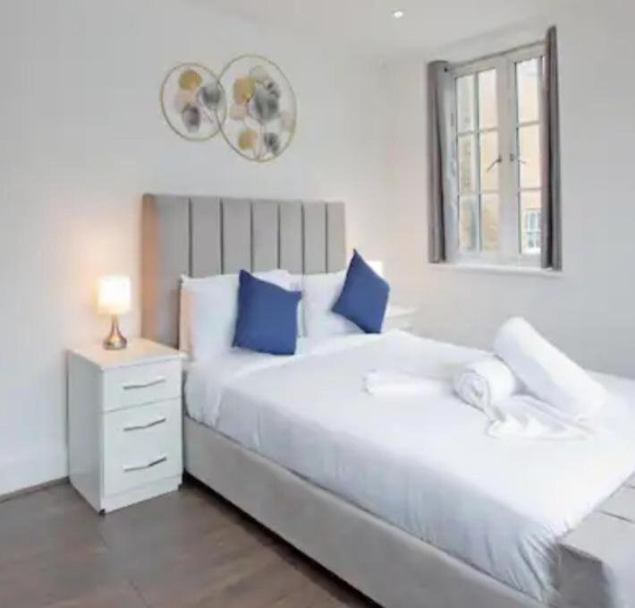 Stylish Furnished Rooms In Barking Centre المظهر الخارجي الصورة